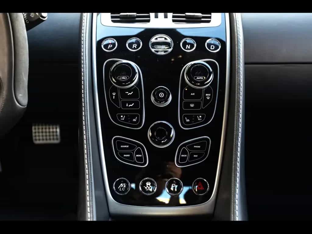 Aston Martin Vanquish II COUPE 6.0 V12°SKYFALL SILVER°CARBON 12/2013-photo-27