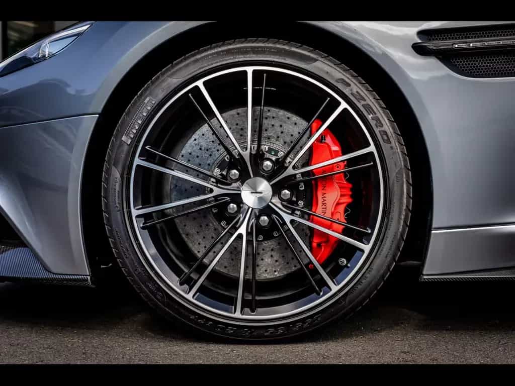 Aston Martin Vanquish II COUPE 6.0 V12°SKYFALL SILVER°CARBON 12/2013-photo-7