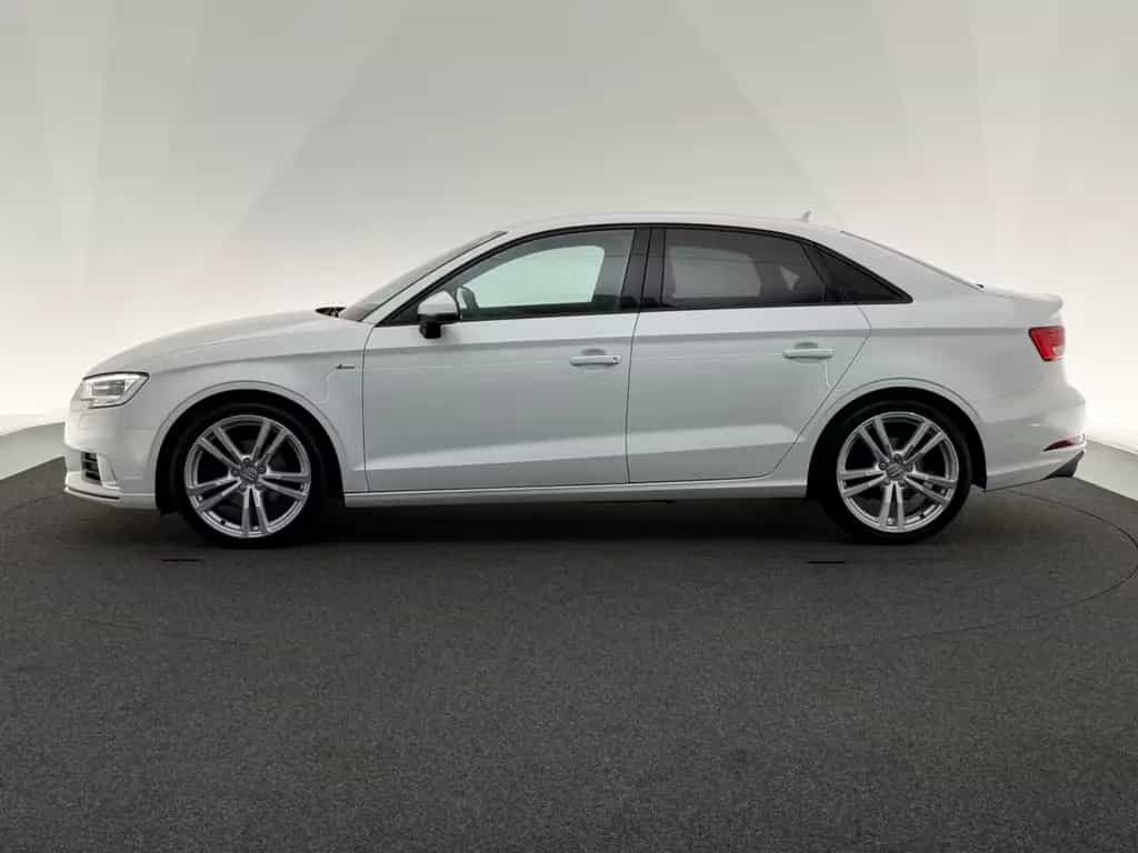 Audi A3 1.5 TFSI Lim.*S LINE*XENON-B&O-TEMPO-SHZ-MMI 02/2018-photo-3