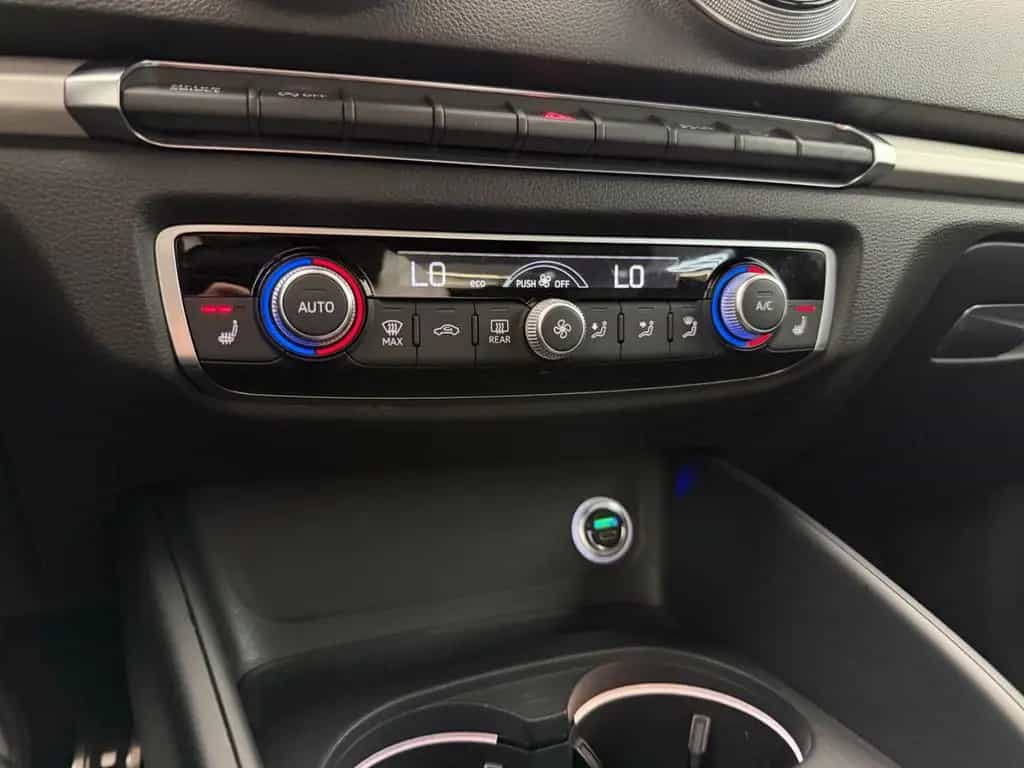 Audi A3 1.5 TFSI Lim.*S LINE*XENON-B&O-TEMPO-SHZ-MMI 02/2018-photo-40