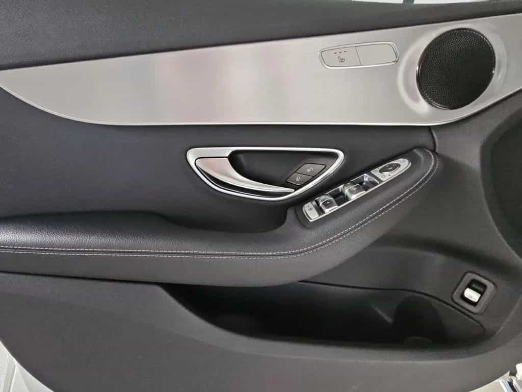 Mercedes-Benz C 180 Avantgarde NAV TEMP PARKLENK AHK LED SITZH 07/2017-photo-4
