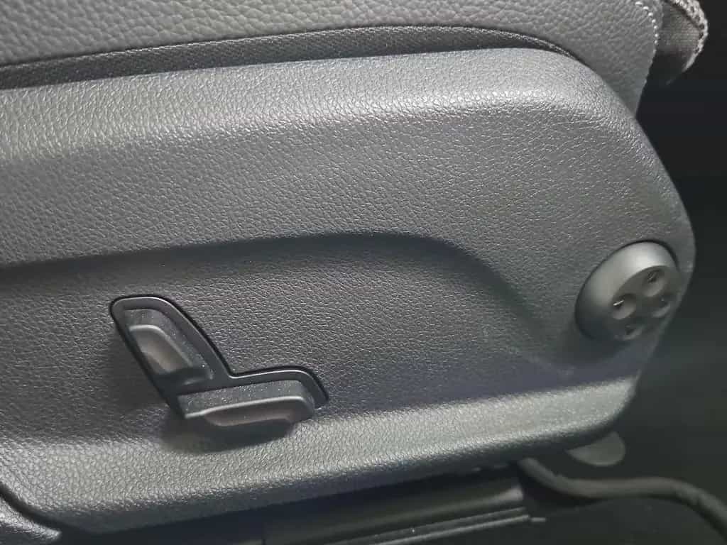 Mercedes-Benz C 180 Avantgarde NAV TEMP PARKLENK AHK LED SITZH 07/2017-photo-8
