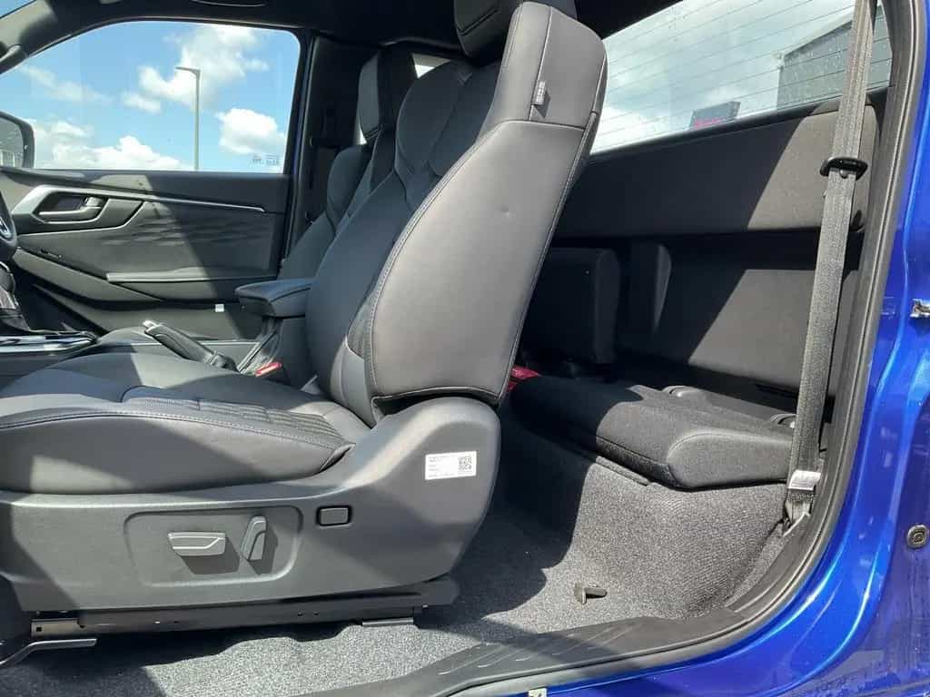 Isuzu D-Max Space Cab 4WD AT - LSE null-photo-9
