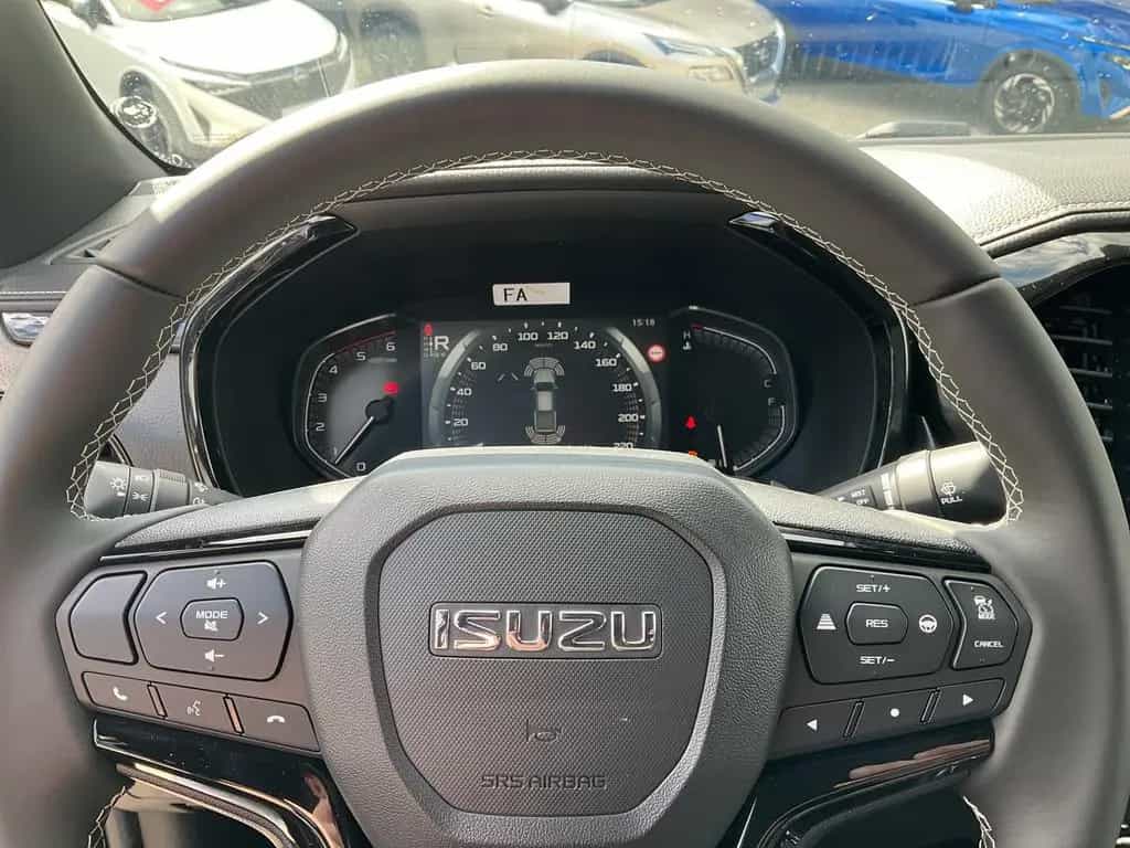 Isuzu D-Max Space Cab 1,9l 4x4 163PS AT - V-Cross null-photo-11
