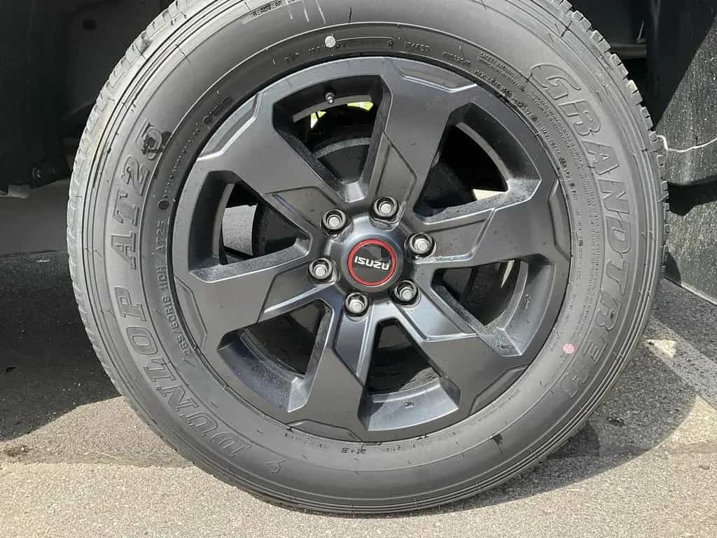 Isuzu D-Max Space Cab 1,9l 4x4 163PS AT - V-Cross null-photo-7