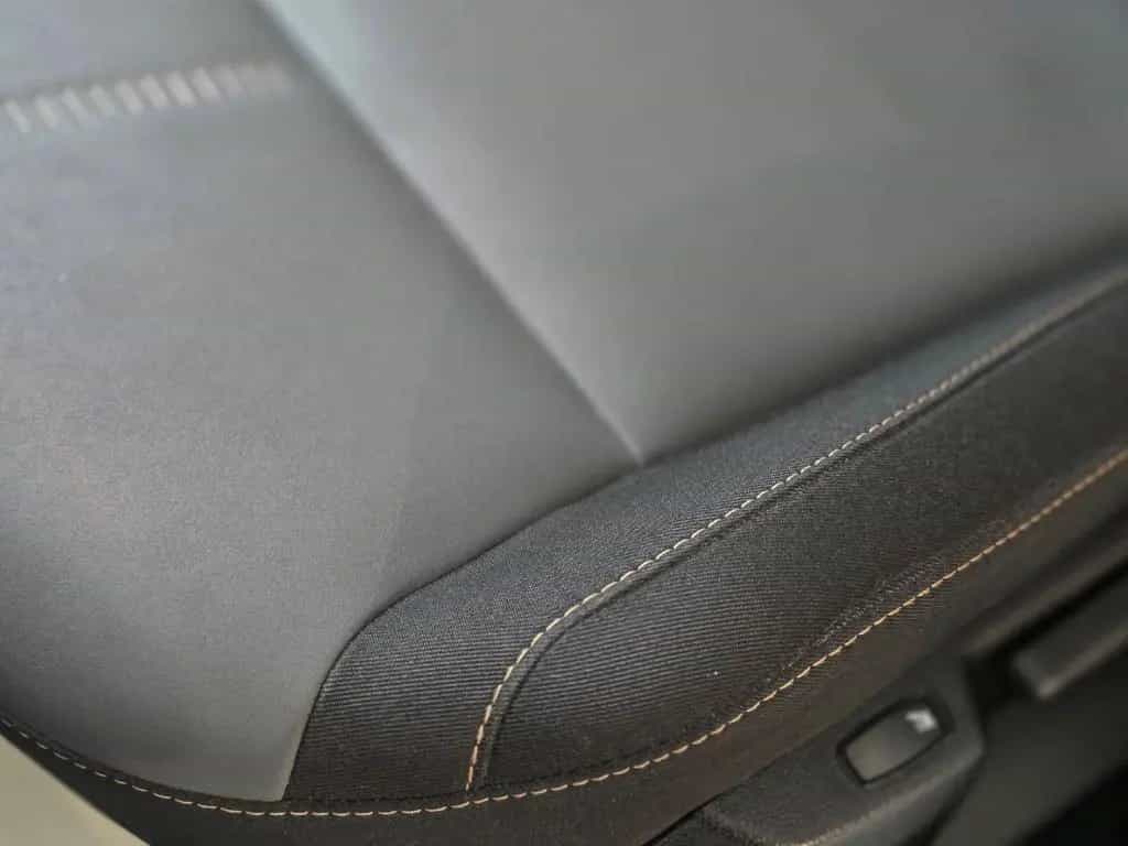 Dacia Duster II Extreme 150PS SHZ 360-Kamera AHK Navi 06/2023-photo-27