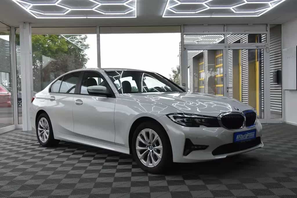 BMW 320 i xDrive Advantage Assistenz Plus ACC SHZ LED 07/2020-photo-0