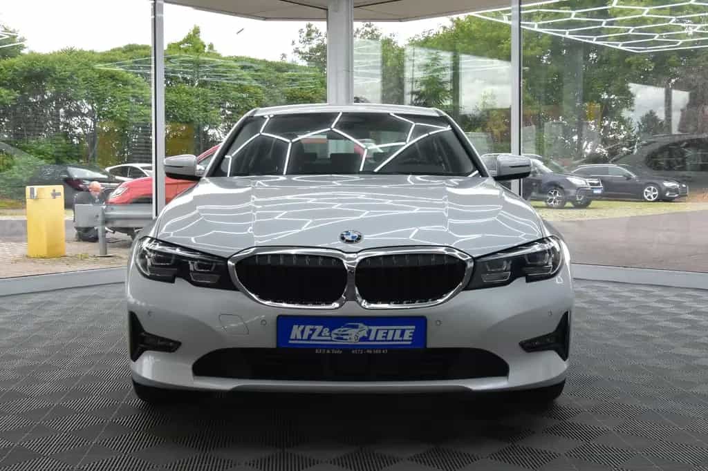 BMW 320 i xDrive Advantage Assistenz Plus ACC SHZ LED 07/2020-photo-1