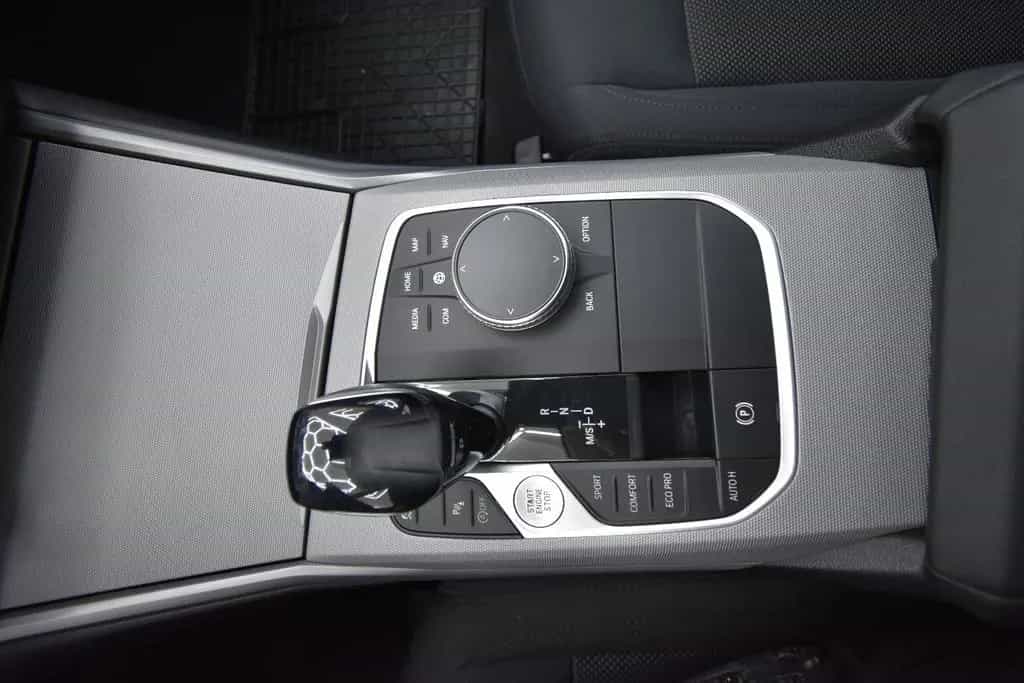 BMW 320 i xDrive Advantage Assistenz Plus ACC SHZ LED 07/2020-photo-27