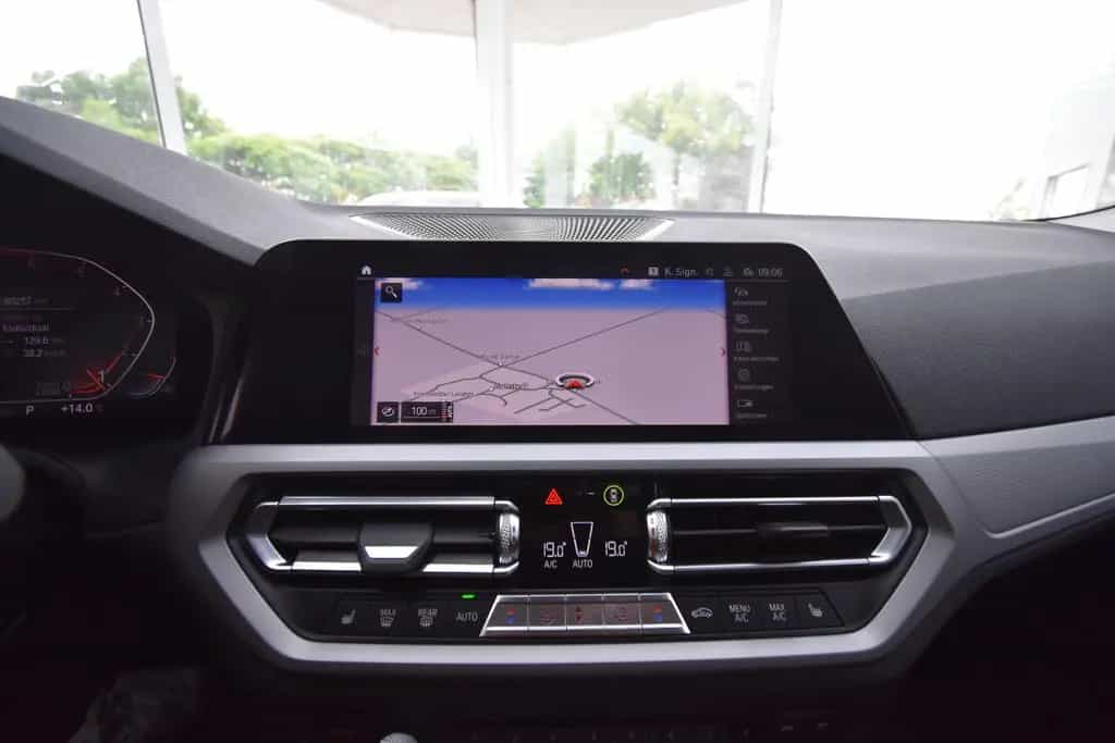 BMW 320 i xDrive Advantage Assistenz Plus ACC SHZ LED 07/2020-photo-32