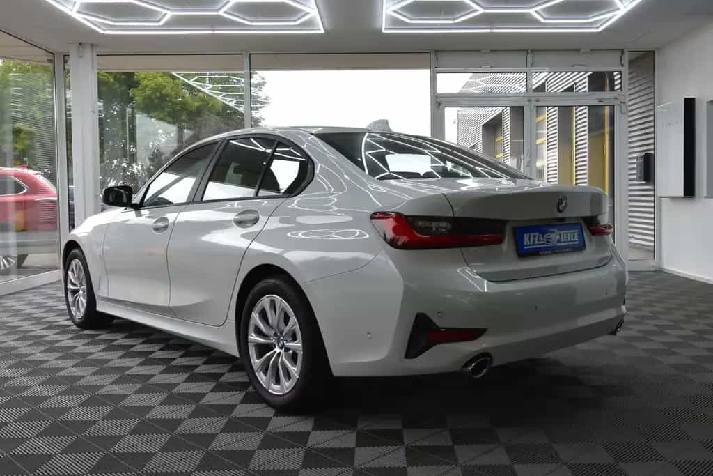 BMW 320 i xDrive Advantage Assistenz Plus ACC SHZ LED 07/2020-photo-5
