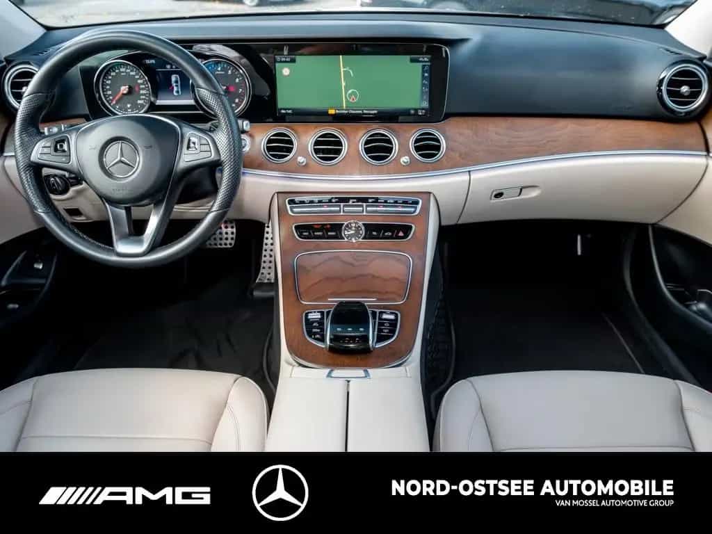 Mercedes-Benz E 400 4M EXCLUSIVE MEMORY PANO 360 COMAND LED 04/2018-photo-11