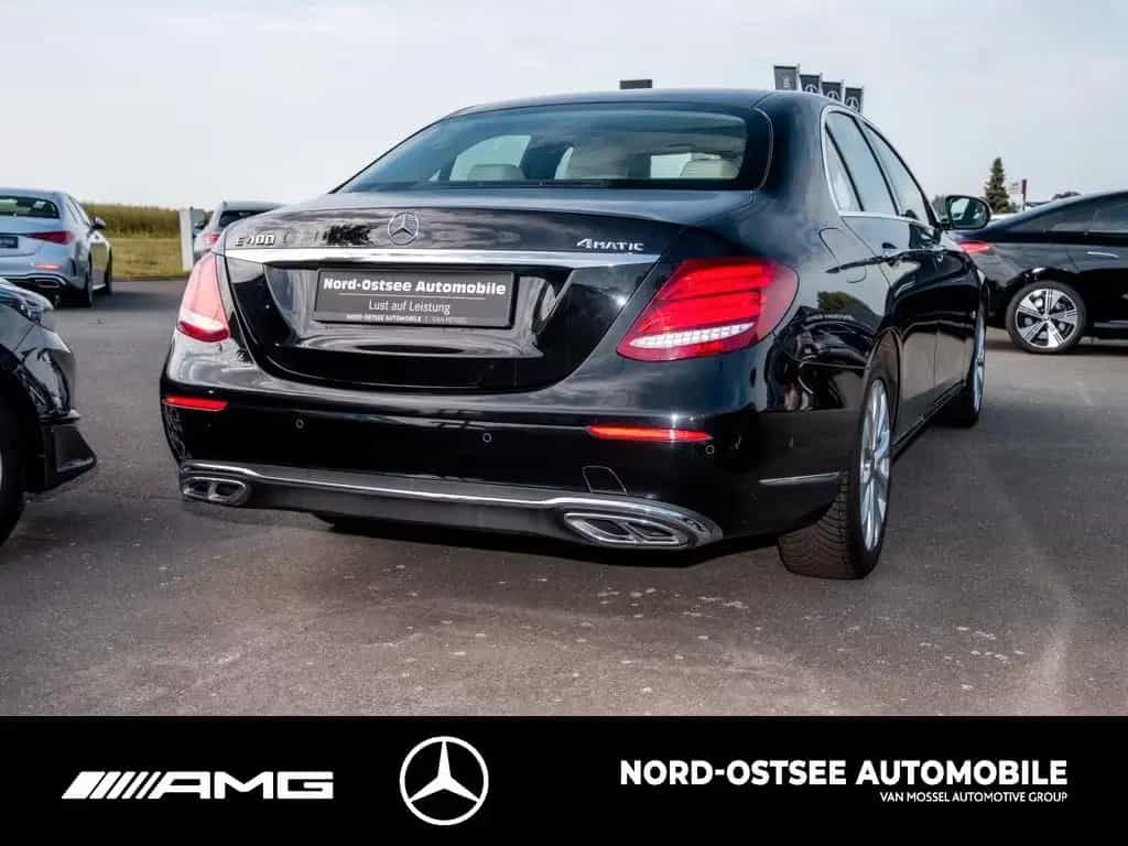 Mercedes-Benz E 400 4M EXCLUSIVE MEMORY PANO 360 COMAND LED 04/2018-photo-3