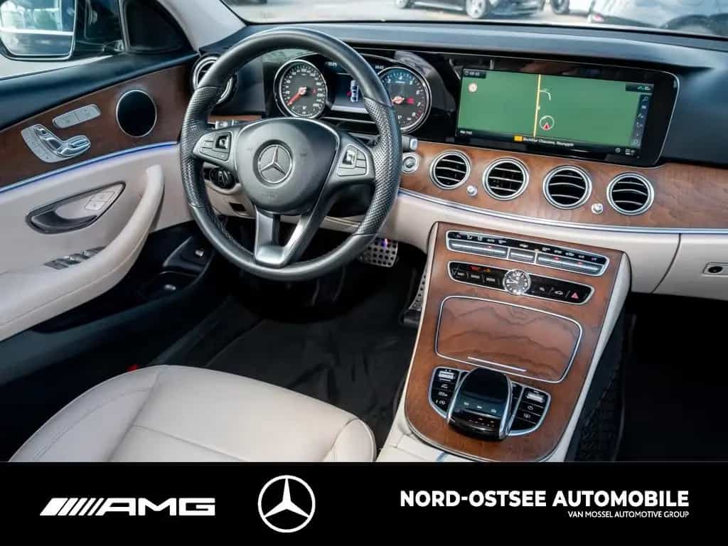Mercedes-Benz E 400 4M EXCLUSIVE MEMORY PANO 360 COMAND LED 04/2018-photo-7