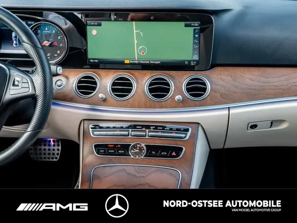 Mercedes-Benz E 400 4M EXCLUSIVE MEMORY PANO 360 COMAND LED 04/2018-photo-8