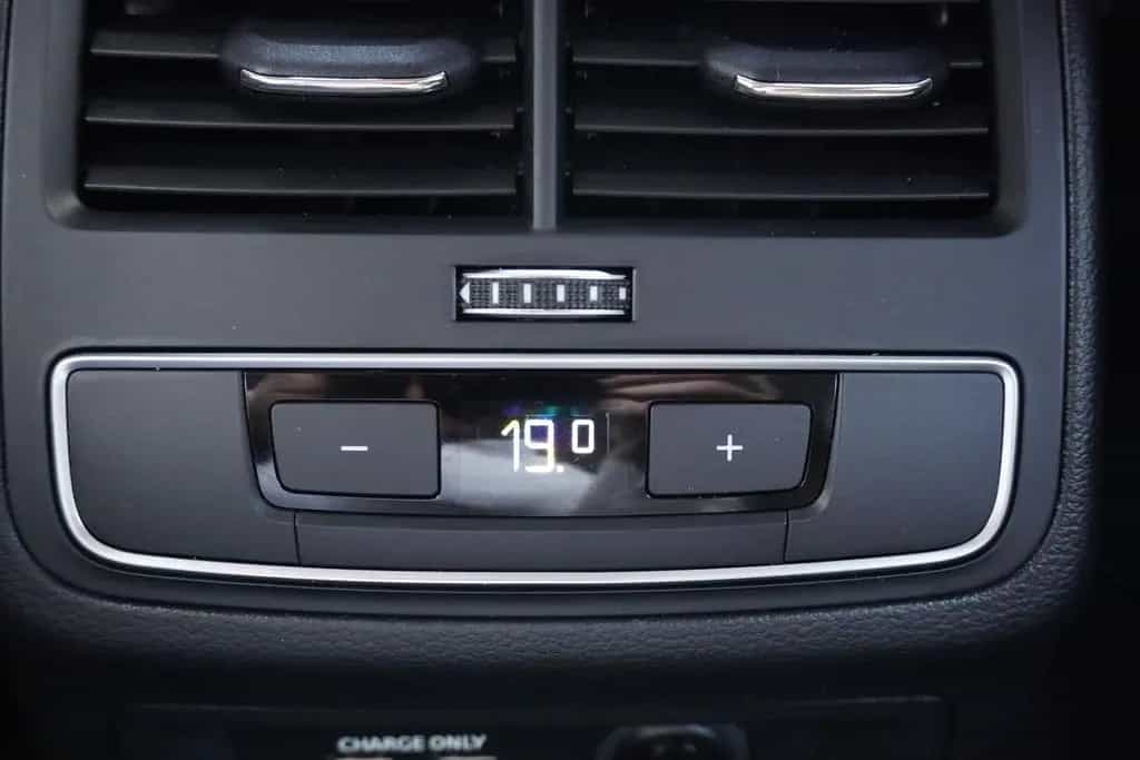 Audi A4 Allroad 40 TDI quattro AT LED Kamera Tempomat 10/2020-photo-29