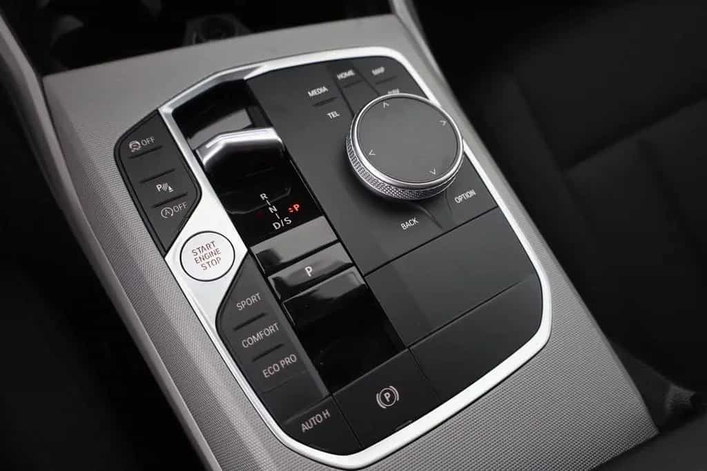 BMW 318 i Touring LED Navi Kamera el. Heckklappe DAB 03/2023-photo-13