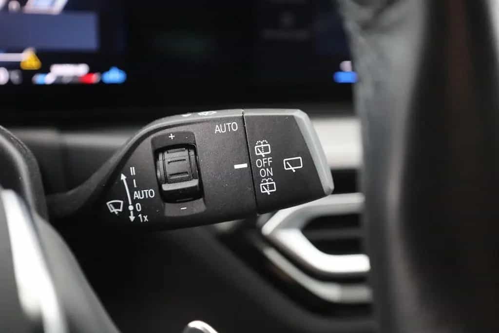 BMW 318 i Touring LED Navi Kamera el. Heckklappe DAB 03/2023-photo-19
