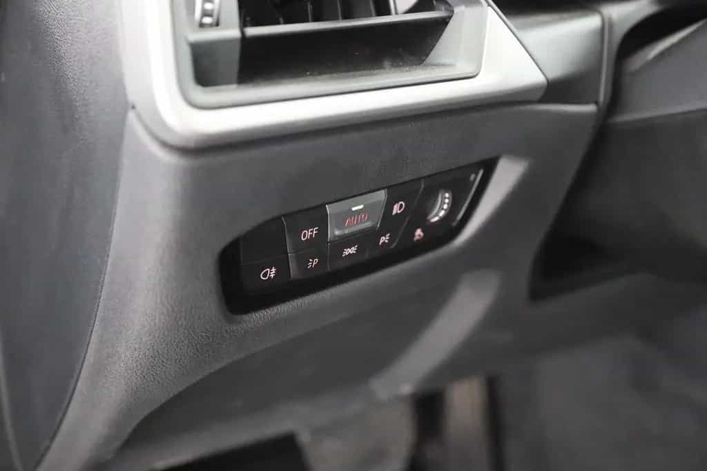 BMW 318 i Touring LED Navi Kamera el. Heckklappe DAB 03/2023-photo-20