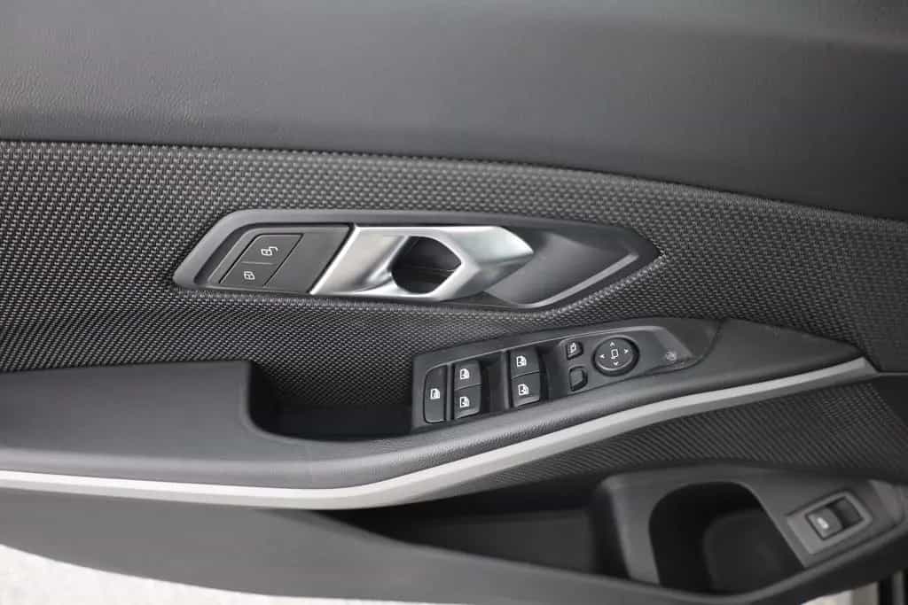 BMW 318 i Touring LED Navi Kamera el. Heckklappe DAB 03/2023-photo-21