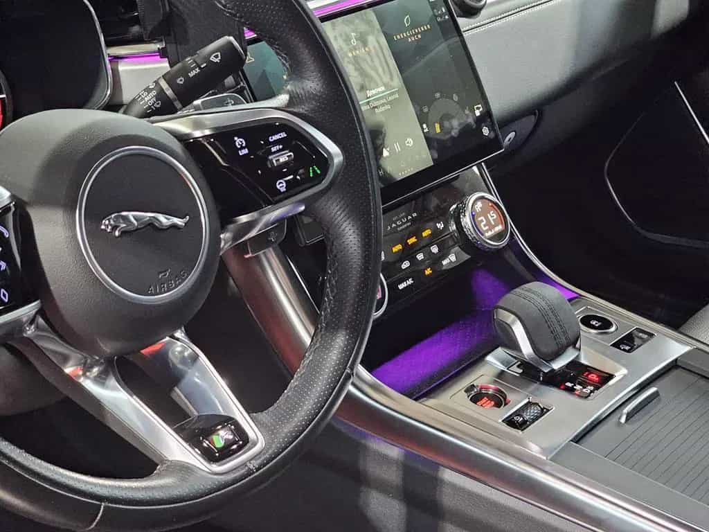 Jaguar XF R-Dynamic SE*LED*PDC*Apple CarPlay*Tempomat 01/2023-photo-7