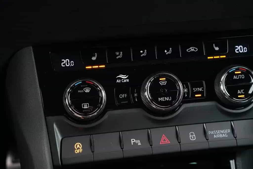 Skoda Karoq SPORTLINE 2.0TSI DSG 4X4 ANHÄNGERKUPPLUNG 06/2022-photo-28