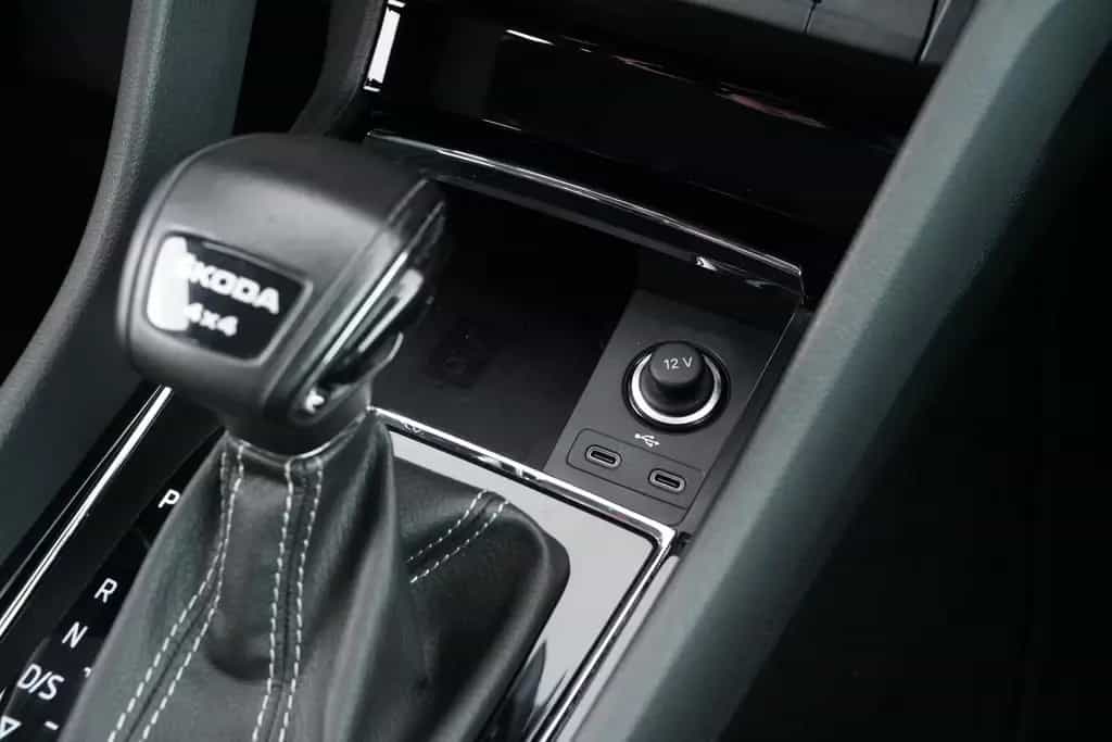 Skoda Karoq SPORTLINE 2.0TSI DSG 4X4 ANHÄNGERKUPPLUNG 06/2022-photo-29