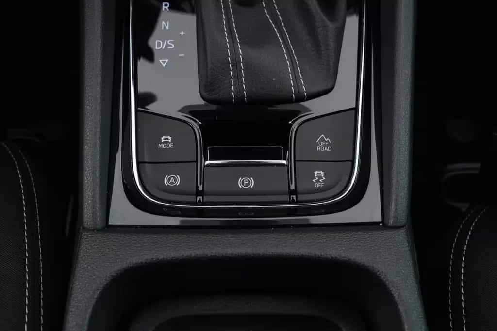 Skoda Karoq SPORTLINE 2.0TSI DSG 4X4 ANHÄNGERKUPPLUNG 06/2022-photo-31