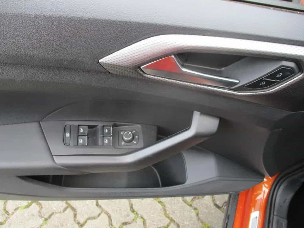 Volkswagen T-Cross 1.0 Active NAVI TEMP ALU KAMERA SITZH 08/2021-photo-4