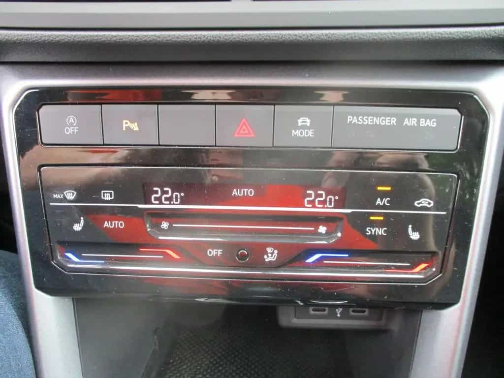 Volkswagen T-Cross 1.0 Active NAVI TEMP ALU KAMERA SITZH 08/2021-photo-8