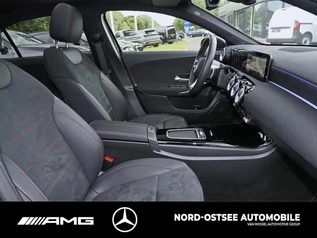 Mercedes-Benz A 200 LIMO AMG KAMERA PANO ADVANCED MBUX NIGHT 03/2025-photo-10
