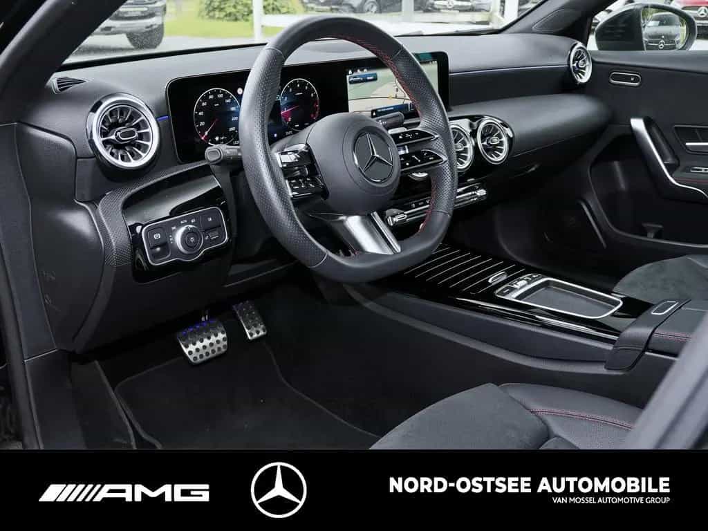 Mercedes-Benz A 200 LIMO AMG KAMERA PANO ADVANCED MBUX NIGHT 03/2025-photo-6