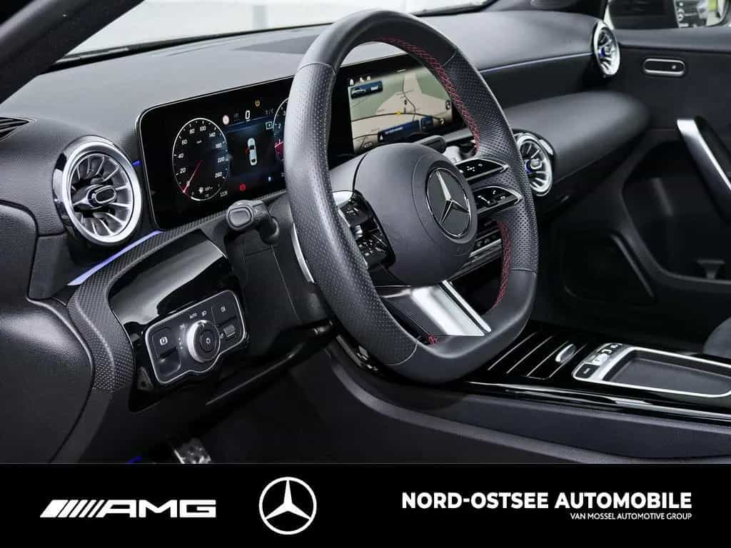 Mercedes-Benz A 200 LIMO AMG KAMERA PANO ADVANCED MBUX NIGHT 03/2025-photo-7