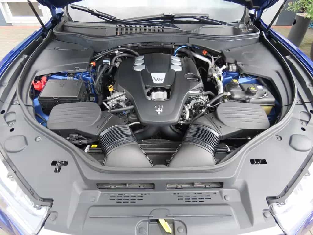 Maserati Levante Q4 3.0 V6 Autom. 360° Kamera Panorama 03/2021-photo-2