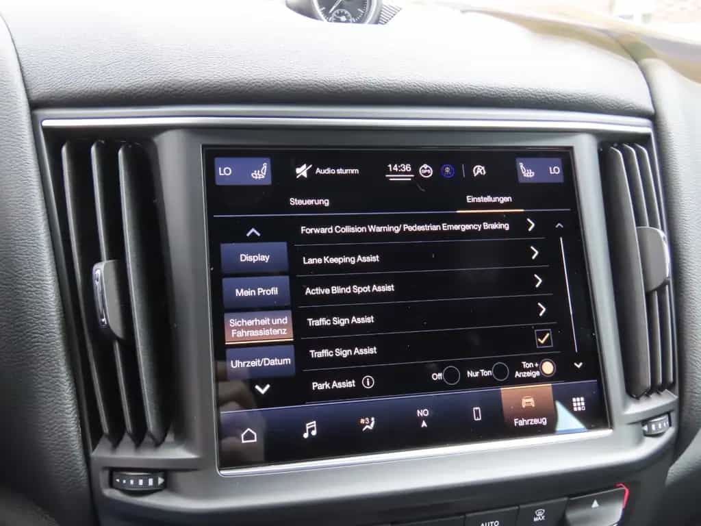 Maserati Levante Q4 3.0 V6 Autom. 360° Kamera Panorama 03/2021-photo-24