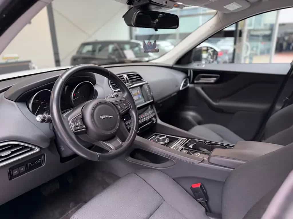Jaguar F-Pace 2.0l  Pure AWD AHK/LED/Navi/BT/SHZ 06/2016-photo-10