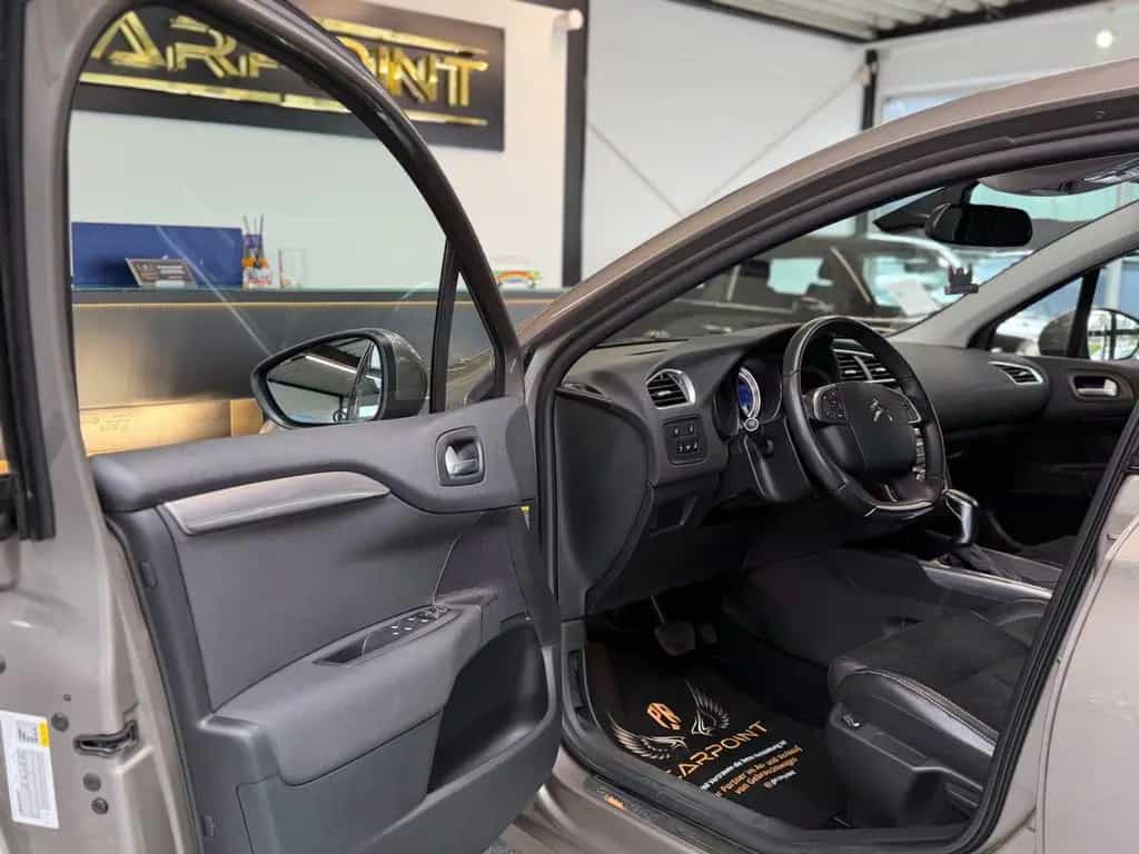 Citroën C4 Lim. Shine 1.6l /Navi/BT/PDC/SHZ/Klima 10/2017-photo-9