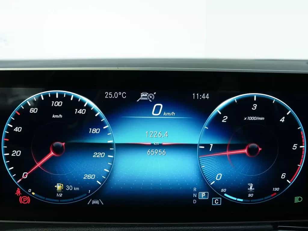 Mercedes-Benz GLB 200 d LED*ACC*AHK*PANO*MBUX*SH*DAB 11/2020-photo-19