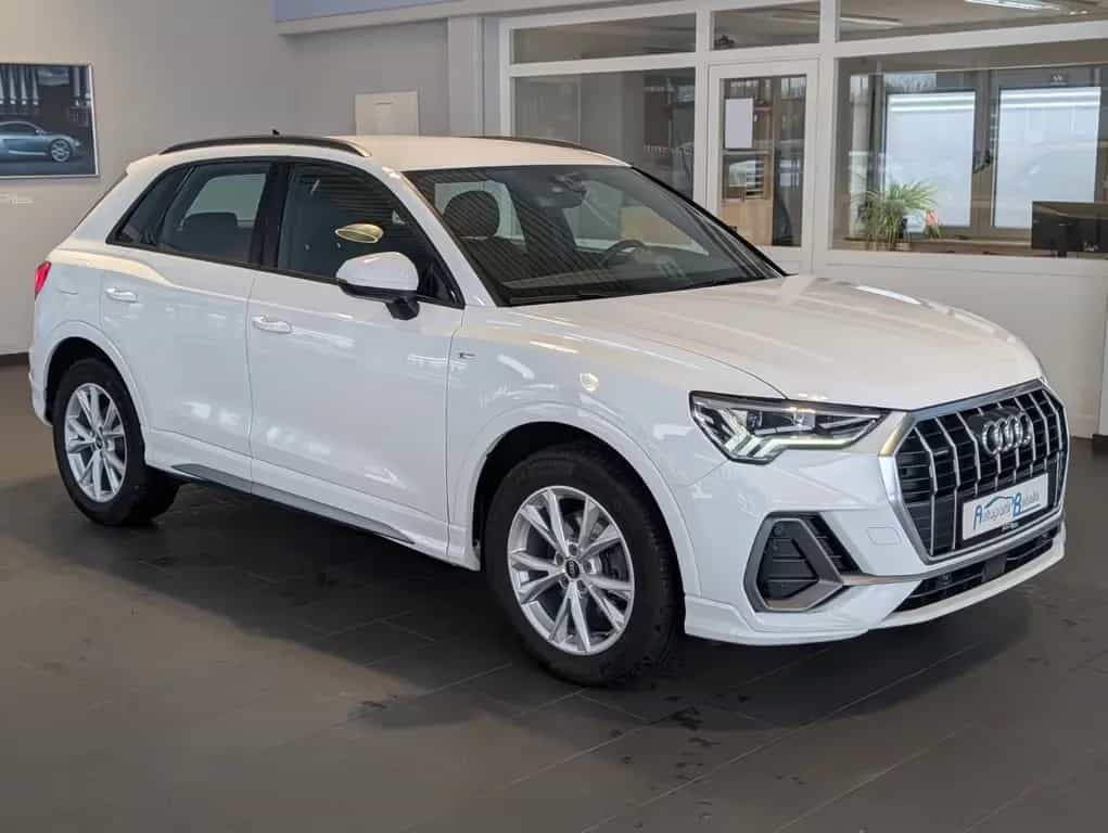 Audi Q3 2.0TDI quattro S line Aut*AHK*ACC*LED*Virtual 10/2022-photo-0