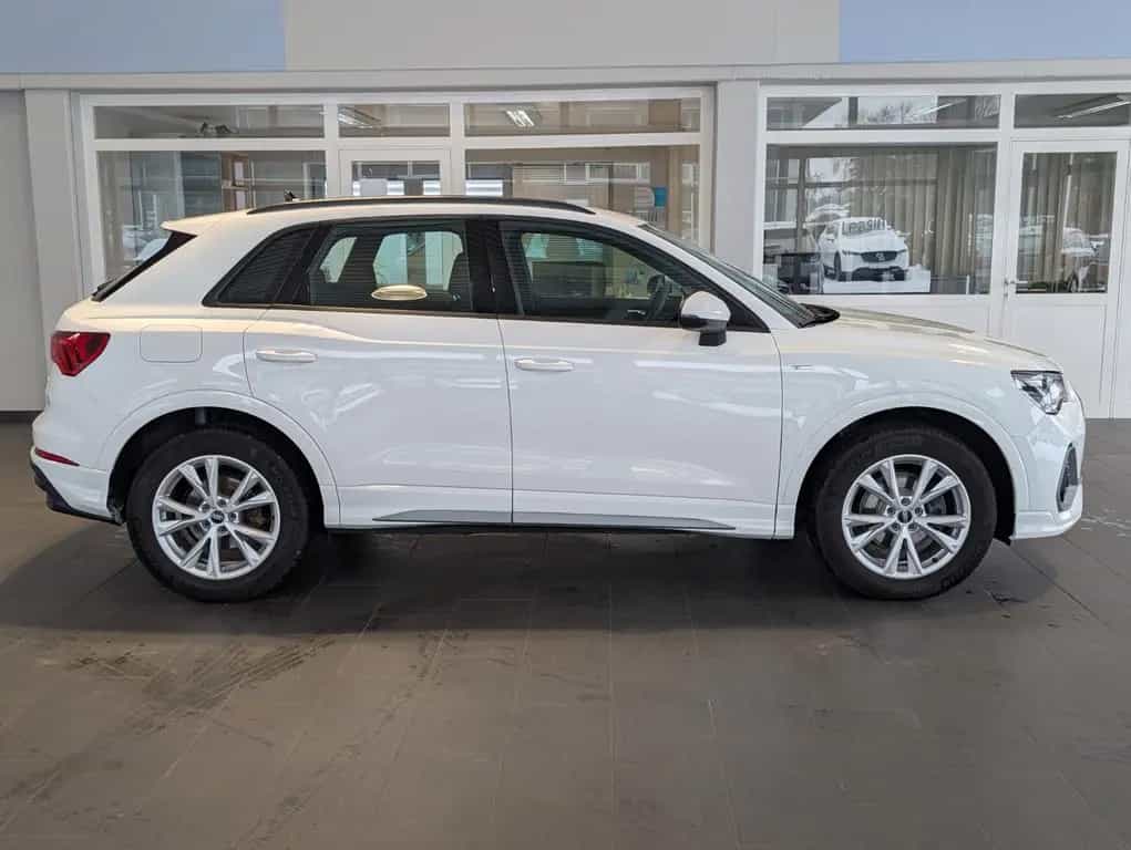 Audi Q3 2.0TDI quattro S line Aut*AHK*ACC*LED*Virtual 10/2022-photo-1