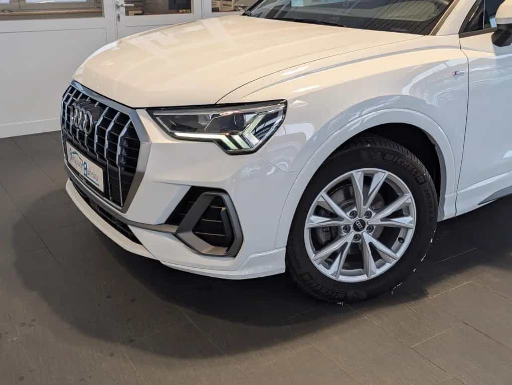 Audi Q3 2.0TDI quattro S line Aut*AHK*ACC*LED*Virtual 10/2022-photo-4