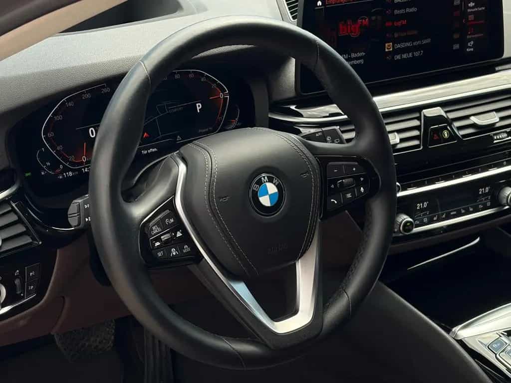 BMW 530 i Touring SHAD NAPPA HuD ACC SHZ SBL CAM PDC 02/2023-photo-9