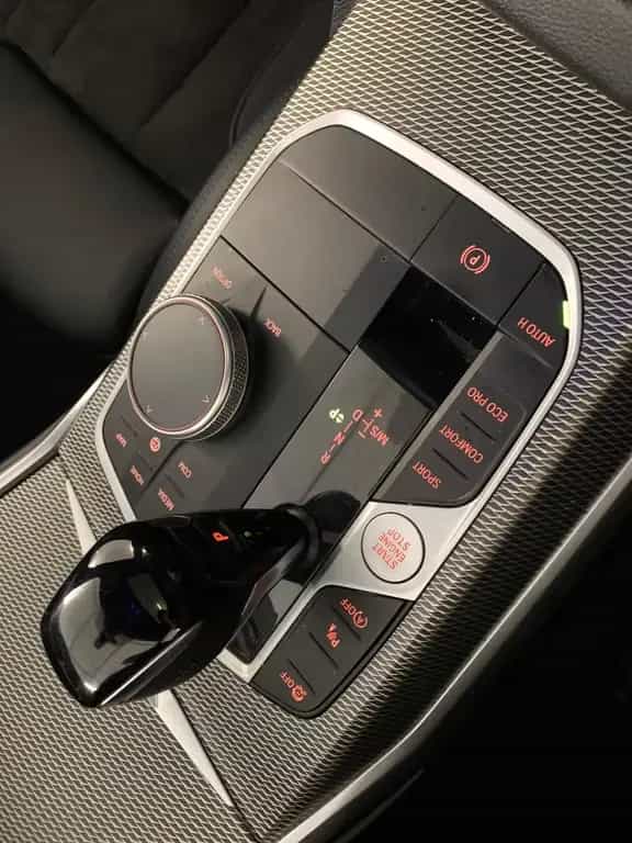 BMW 330 i M Sport CockpPro Pano 19" DrivingAss Laser 02/2022-photo-10