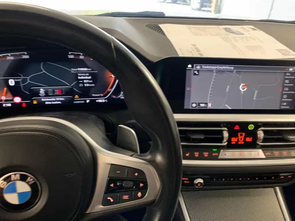 BMW 330 i M Sport CockpPro Pano 19" DrivingAss Laser 02/2022-photo-13
