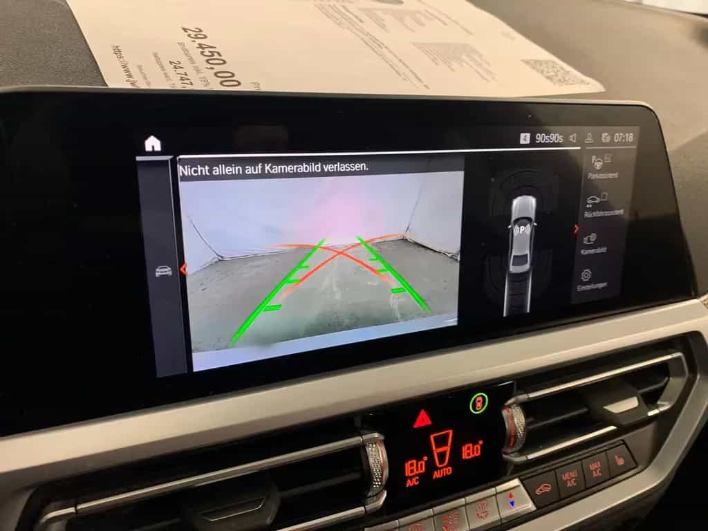 BMW 330 i M Sport CockpPro Pano 19" DrivingAss Laser 02/2022-photo-15
