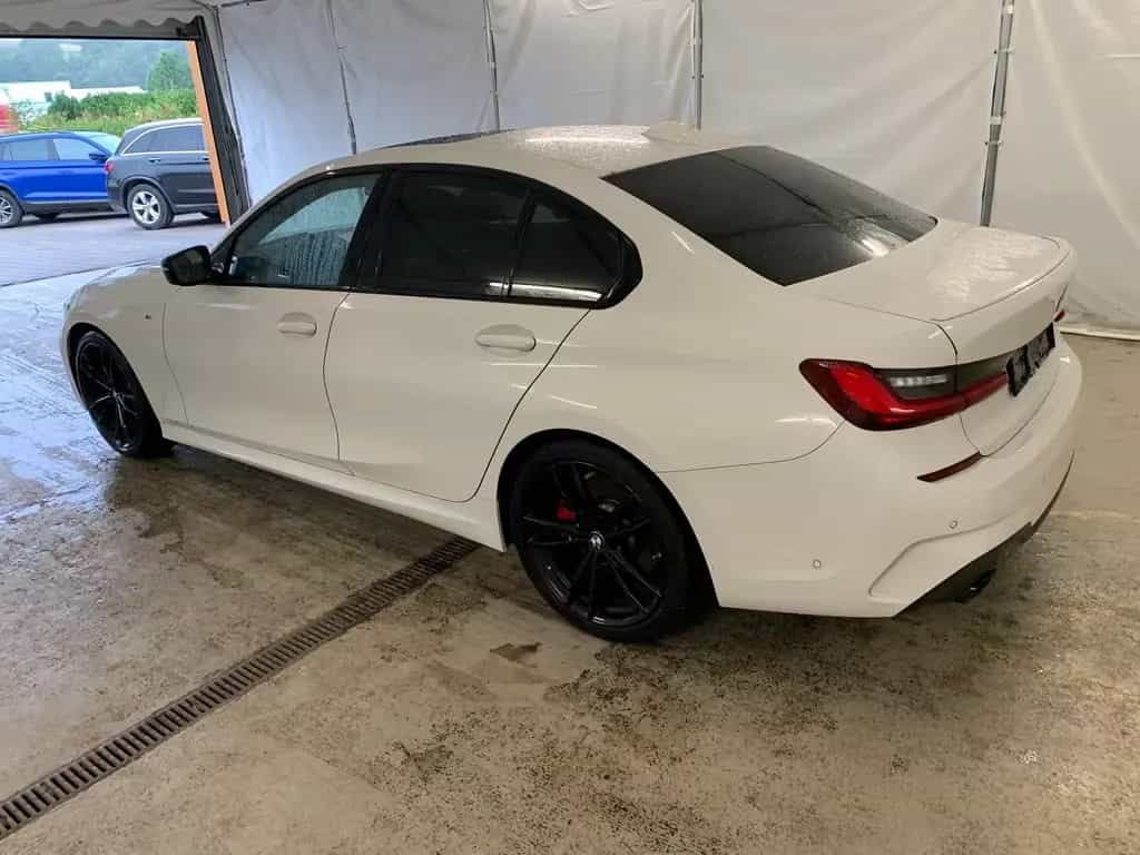 BMW 330 i M Sport CockpPro Pano 19" DrivingAss Laser 02/2022-photo-5