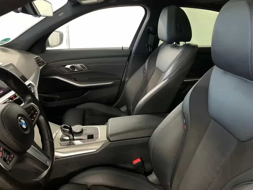 BMW 330 i M Sport CockpPro Pano 19" DrivingAss Laser 02/2022-photo-8