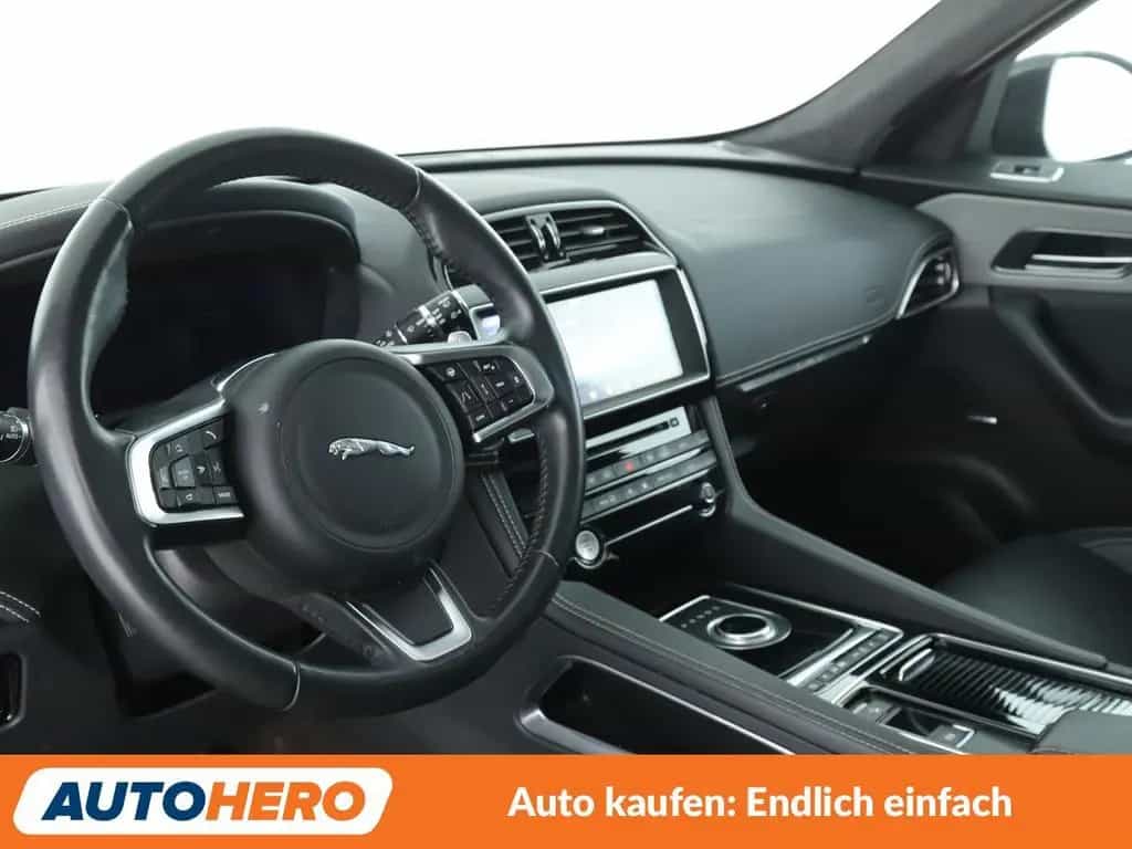 Jaguar F-Pace 25t Chequered Flag AWD Aut.*NAVI*LED*ACC* 02/2021-photo-10