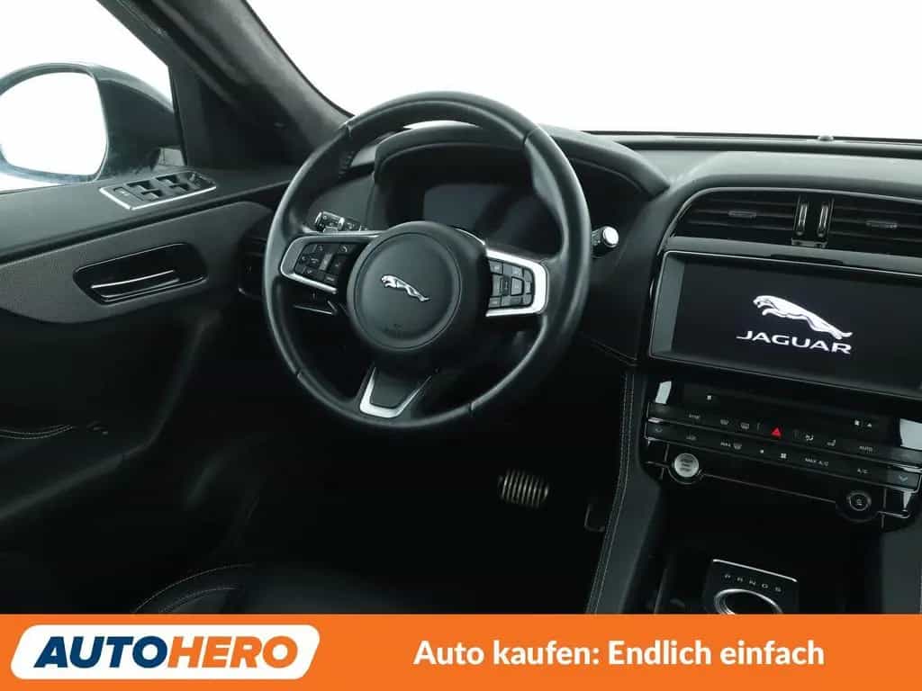 Jaguar F-Pace 25t Chequered Flag AWD Aut.*NAVI*LED*ACC* 02/2021-photo-12