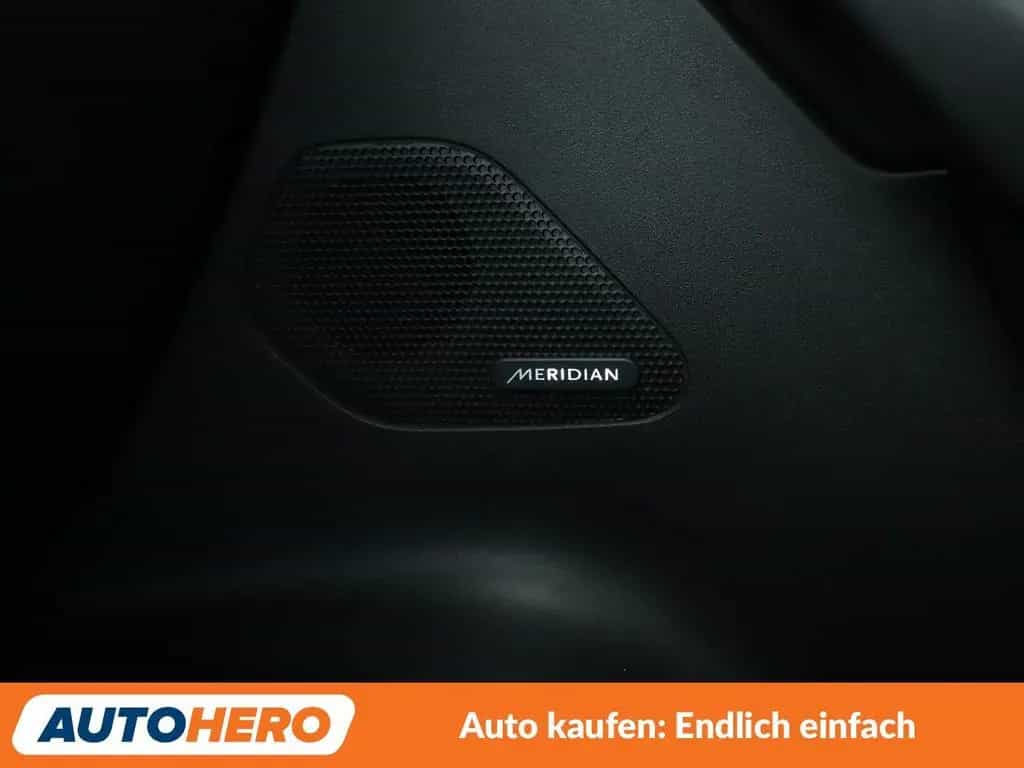 Jaguar F-Pace 25t Chequered Flag AWD Aut.*NAVI*LED*ACC* 02/2021-photo-31
